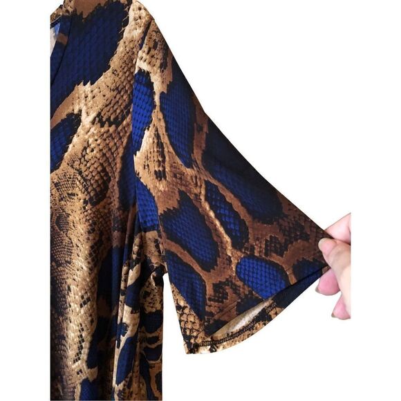 Luca Bella Snake Print V Neck Top 5X - Picture 2 of 7